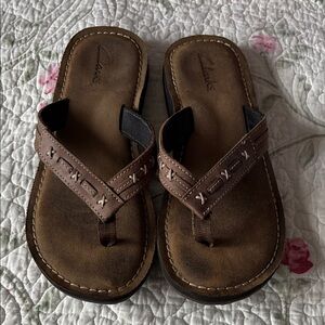 Clark’s Leather Sandals Flip Flops Size 7